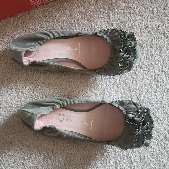Jeffrey Campbell | Zipper Ruffle Flats - Size 5 - Picture 4 of 7